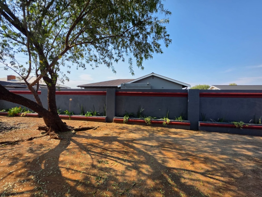 3 Bedroom Property for Sale in Beaconsfield Northern Cape